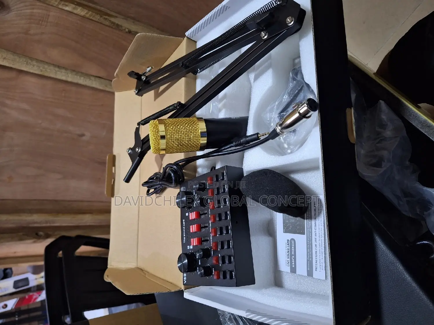 STUDIO CONDENSER MICROPHONE (With Sound Card)
