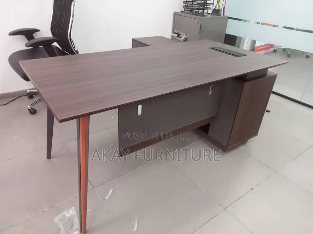 1.6 Meters Executive Table