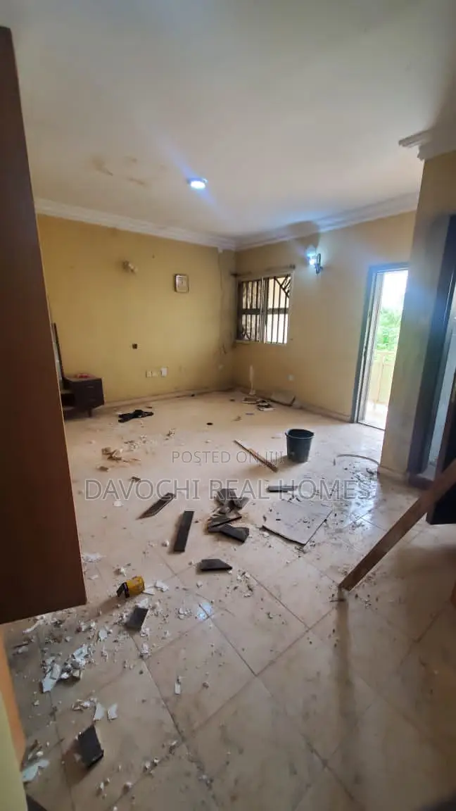 3bdrm Apartment in Lekki Phase One for rent