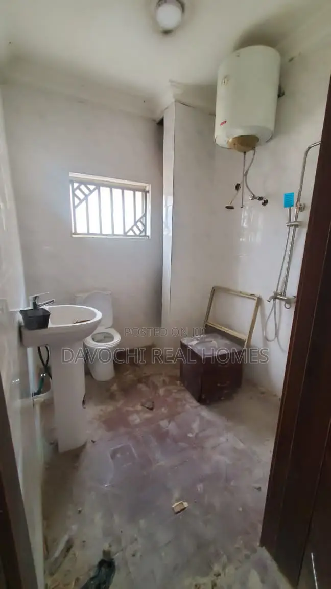 3bdrm Apartment in Lekki Phase One for rent