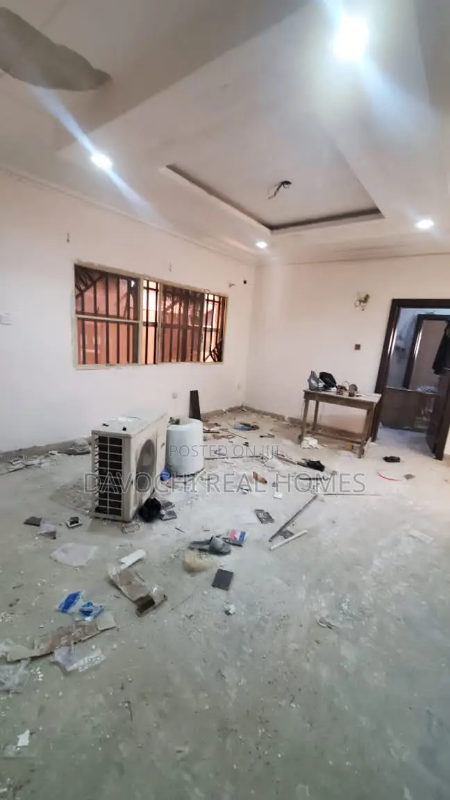 3bdrm Apartment in Lekki Phase One for rent