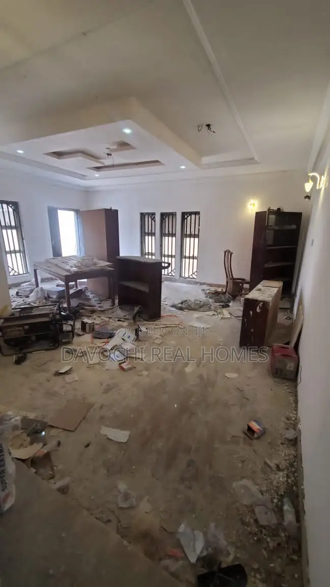 3bdrm Apartment in Lekki Phase One for rent