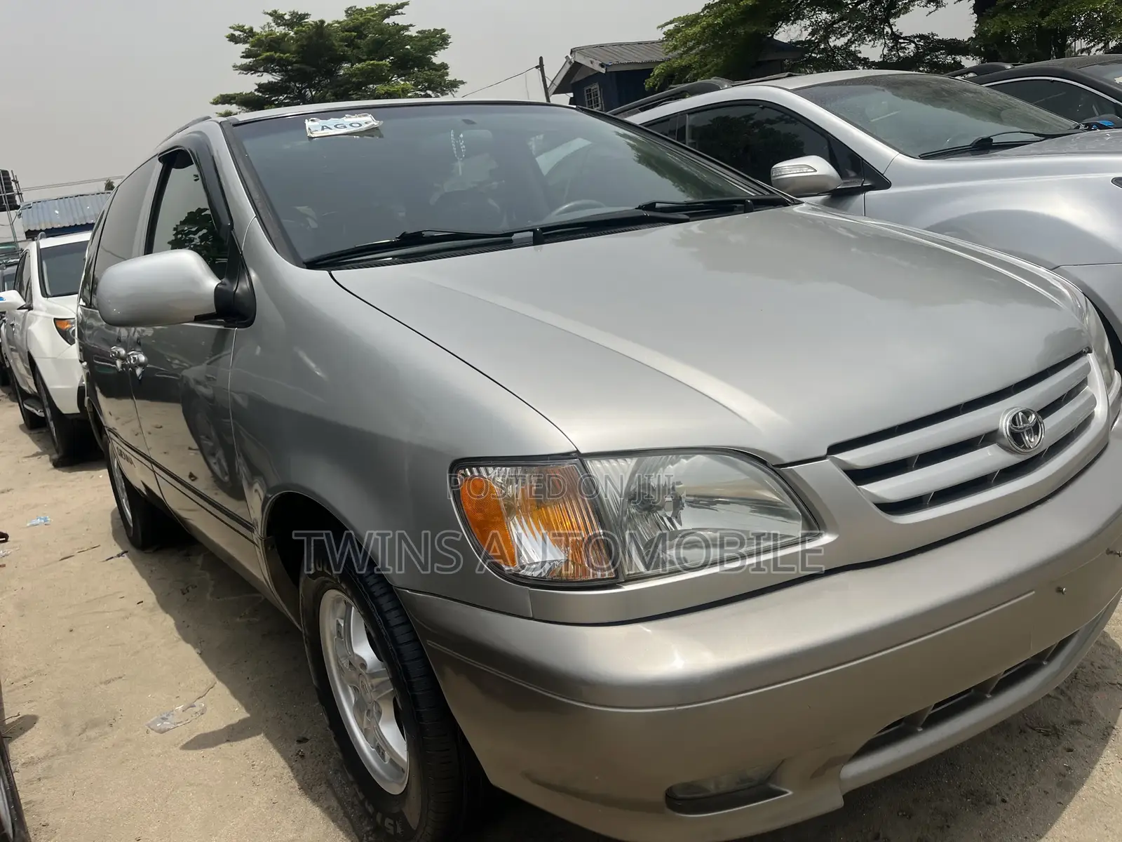 Toyota Sienna XLE 2003 Silver
