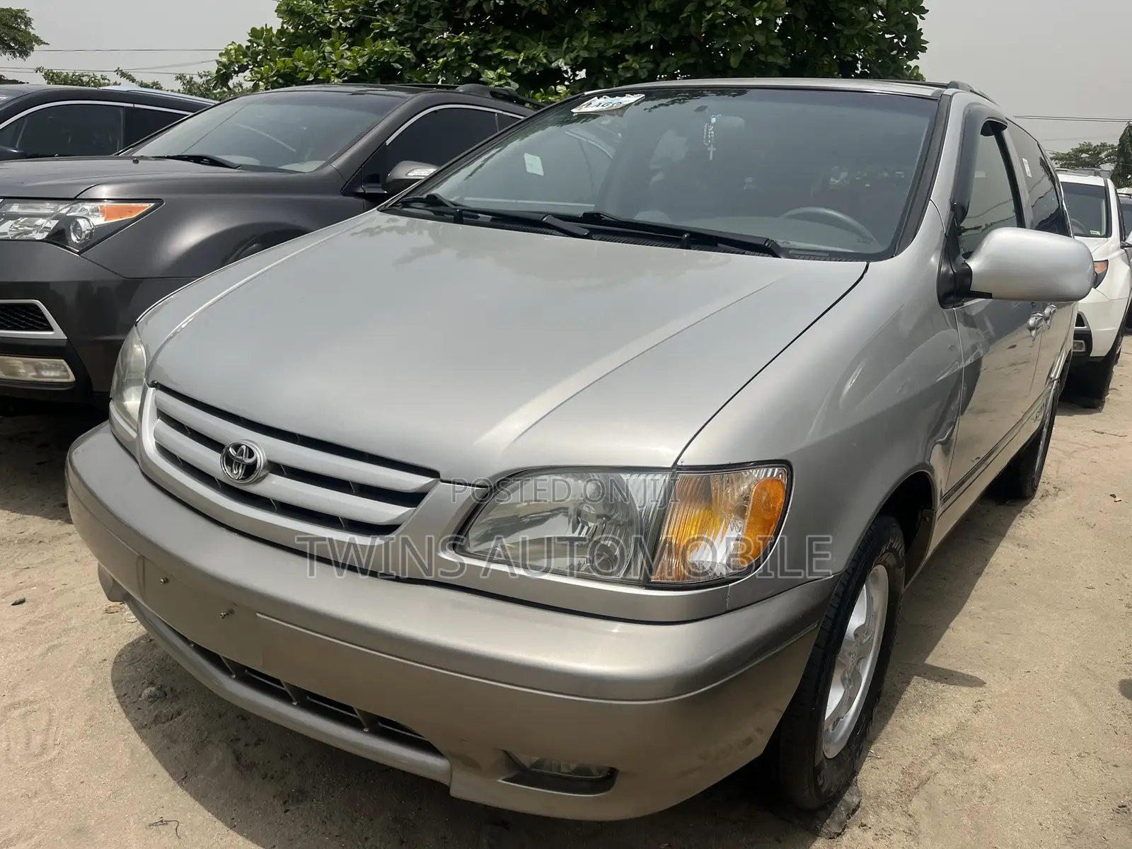 Toyota Sienna XLE 2003 Silver