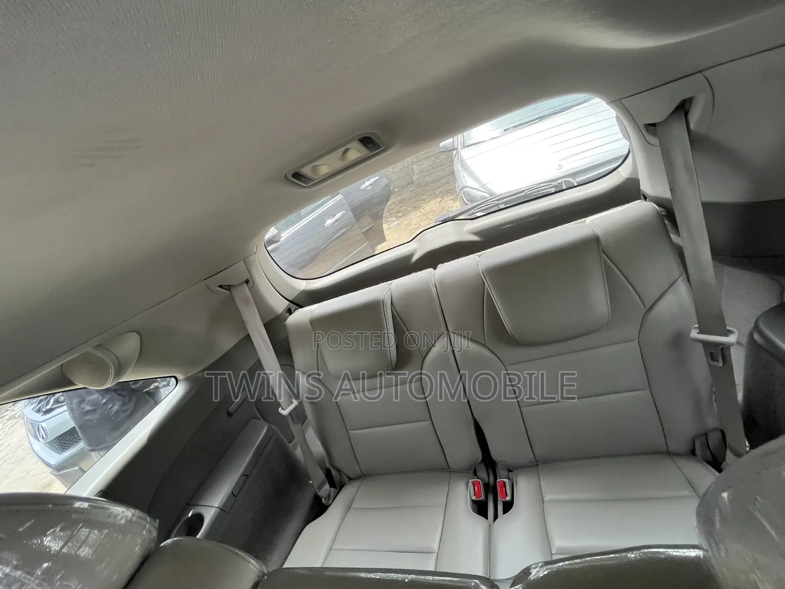 Acura MDX SUV 4dr AWD (3.7L 6cyl 6A) 2011 Gray