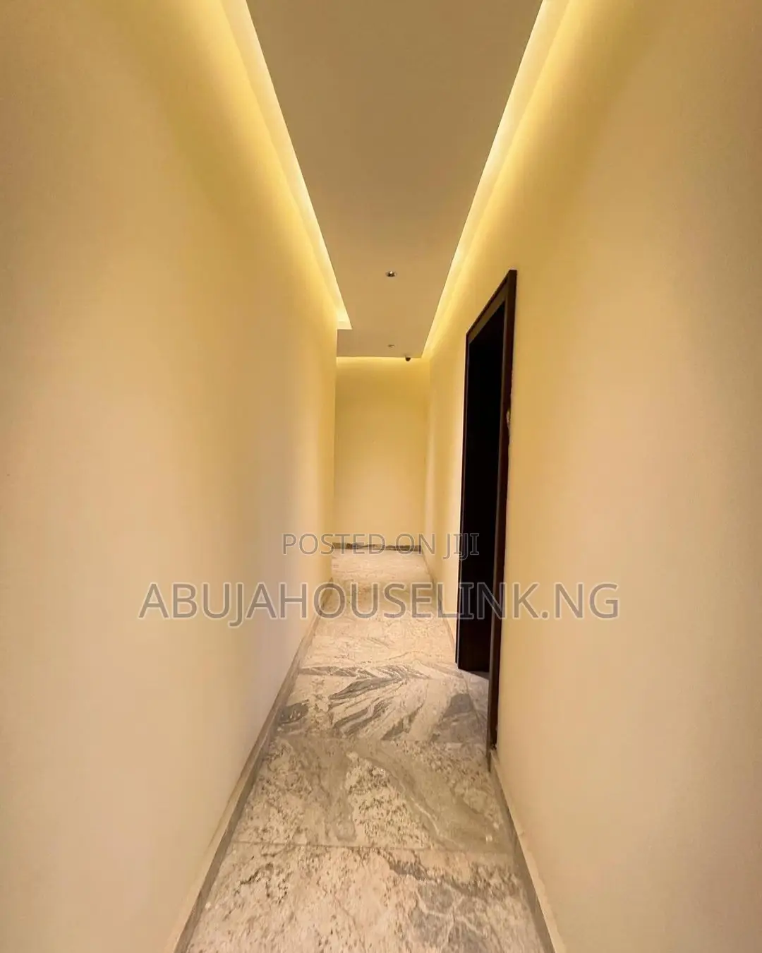 8bdrm Mansion in Maitama Main Abuja for sale