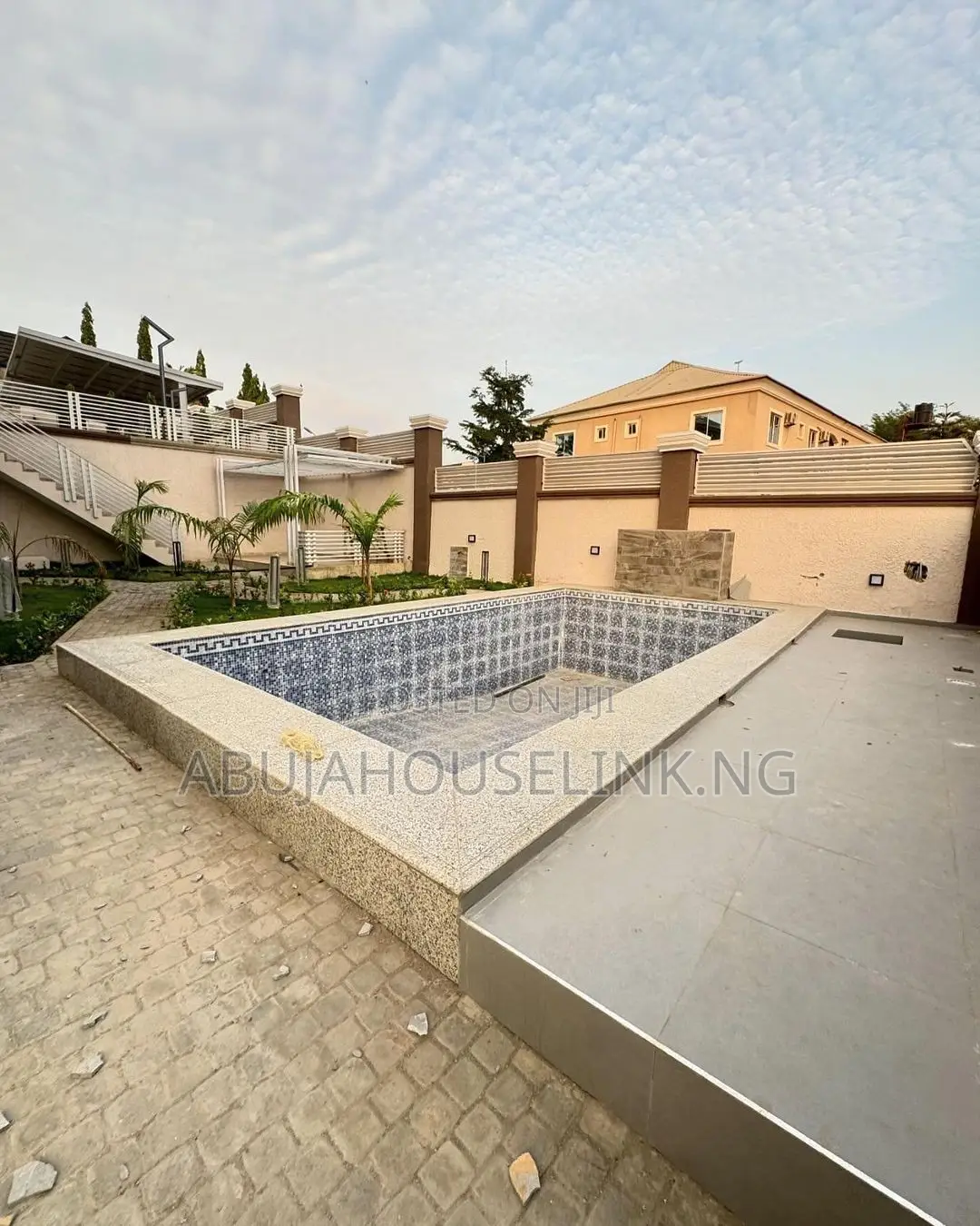 8bdrm Mansion in Maitama Main Abuja for sale