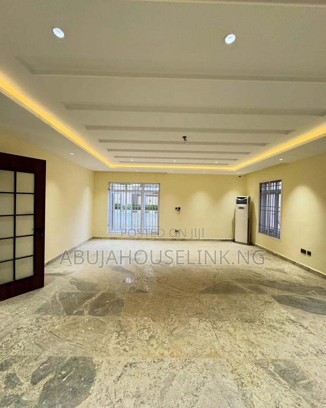 8bdrm Mansion in Maitama Main Abuja for sale