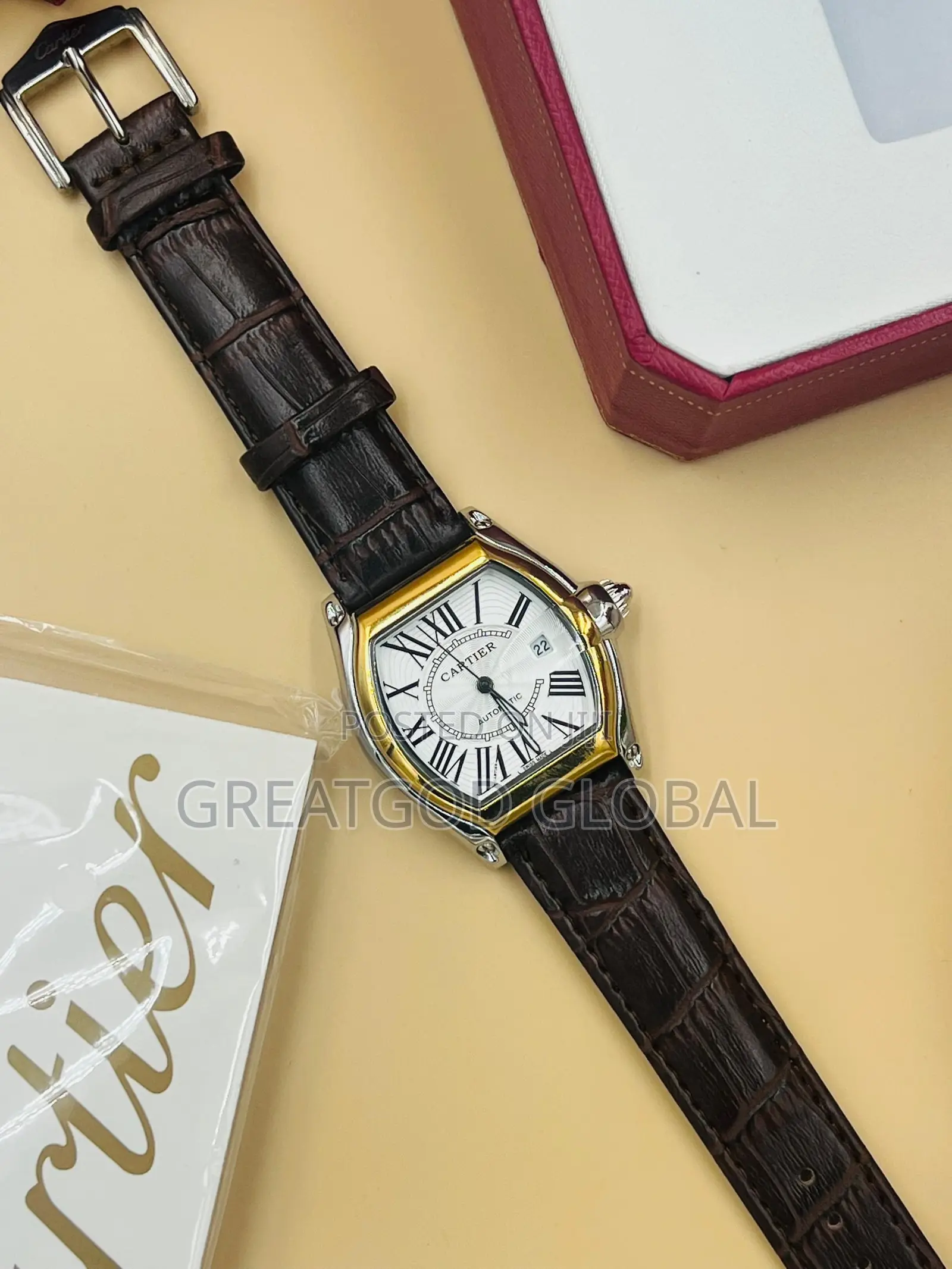 Cartier Leather Wristwatch Unique With Box for Women Wears