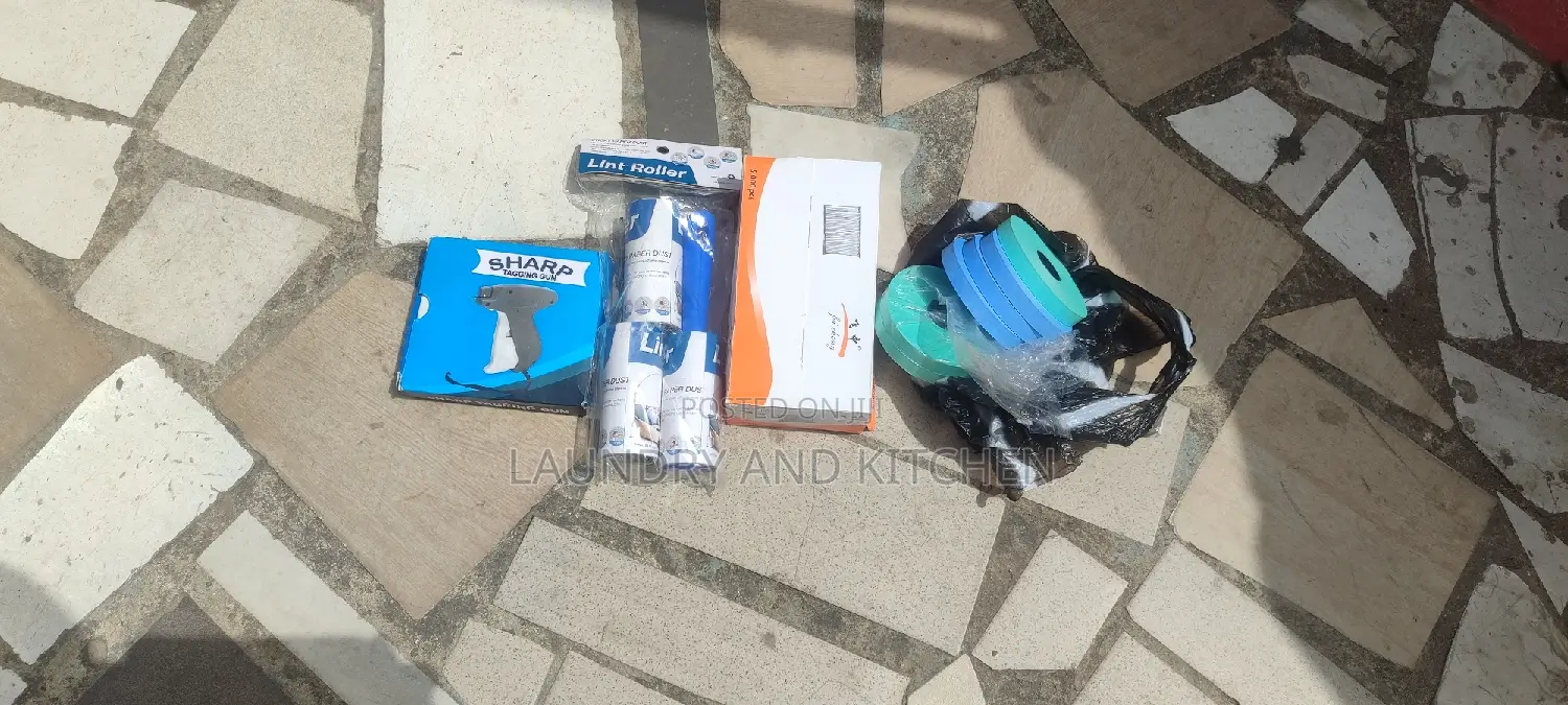 Complete Set of Laundry Materials With Lint Roller Etc