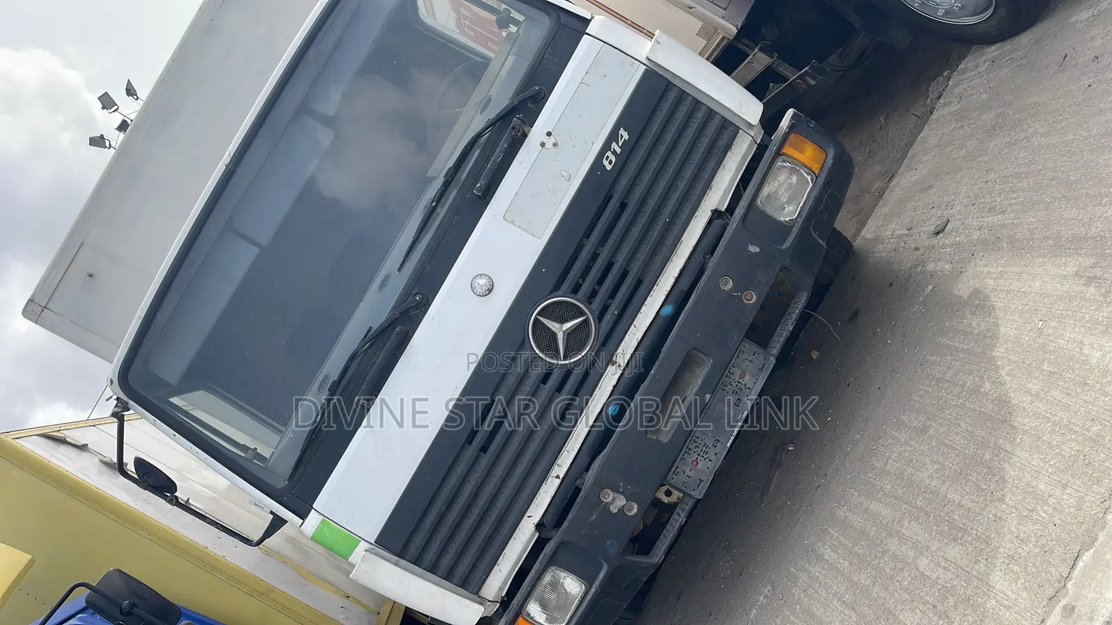814 Mercedes Benz Truck