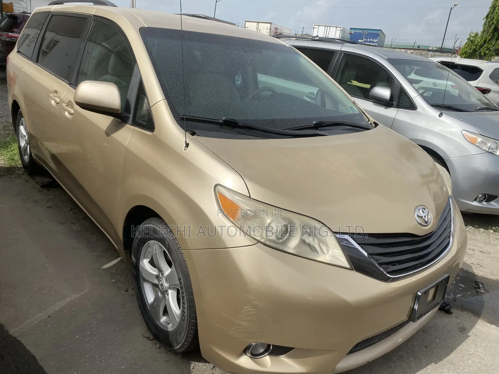 Toyota Sienna LE 7 Passenger 2011 Gold