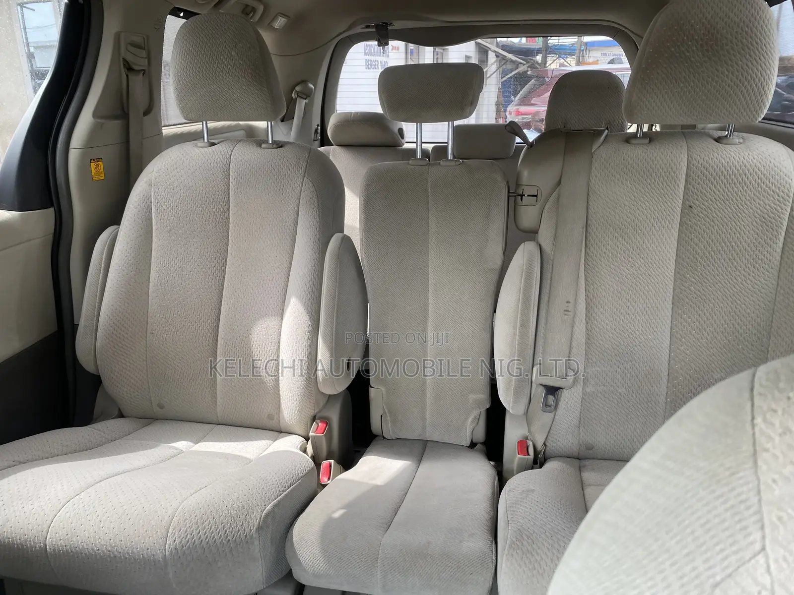 Toyota Sienna LE 7 Passenger 2011 Gold