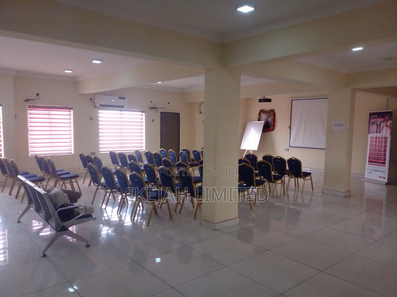 A Very Neat and Spacious Hall for Rent