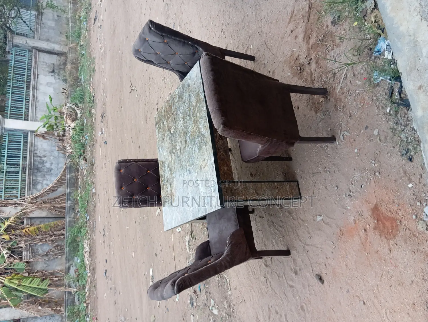 Standard 4 Seaters Dining Table