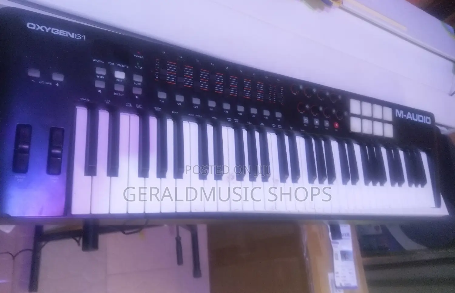 UK Used M-Audio Oxygen61 Midi