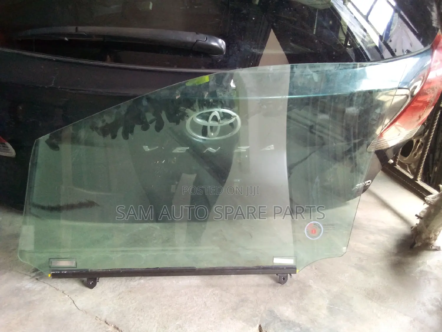 Lexus RX 350 2018 Model Door Glass Front Right