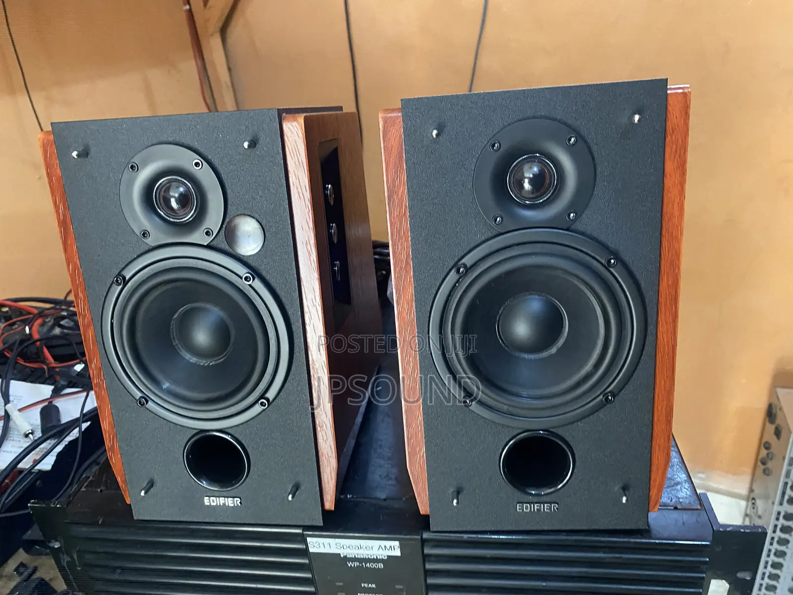 EDIFIER Studio Monitor Speaker