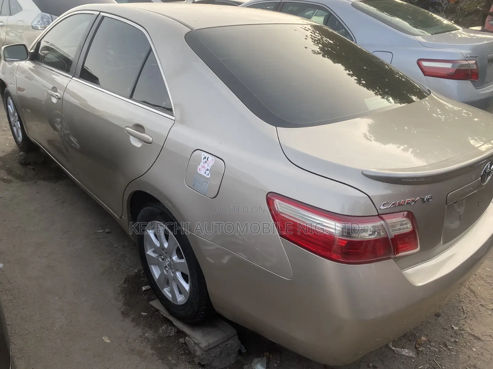 Toyota Camry XLE V6 4dr Sedan (3.5L 6cyl 6AM) 2008 Gold