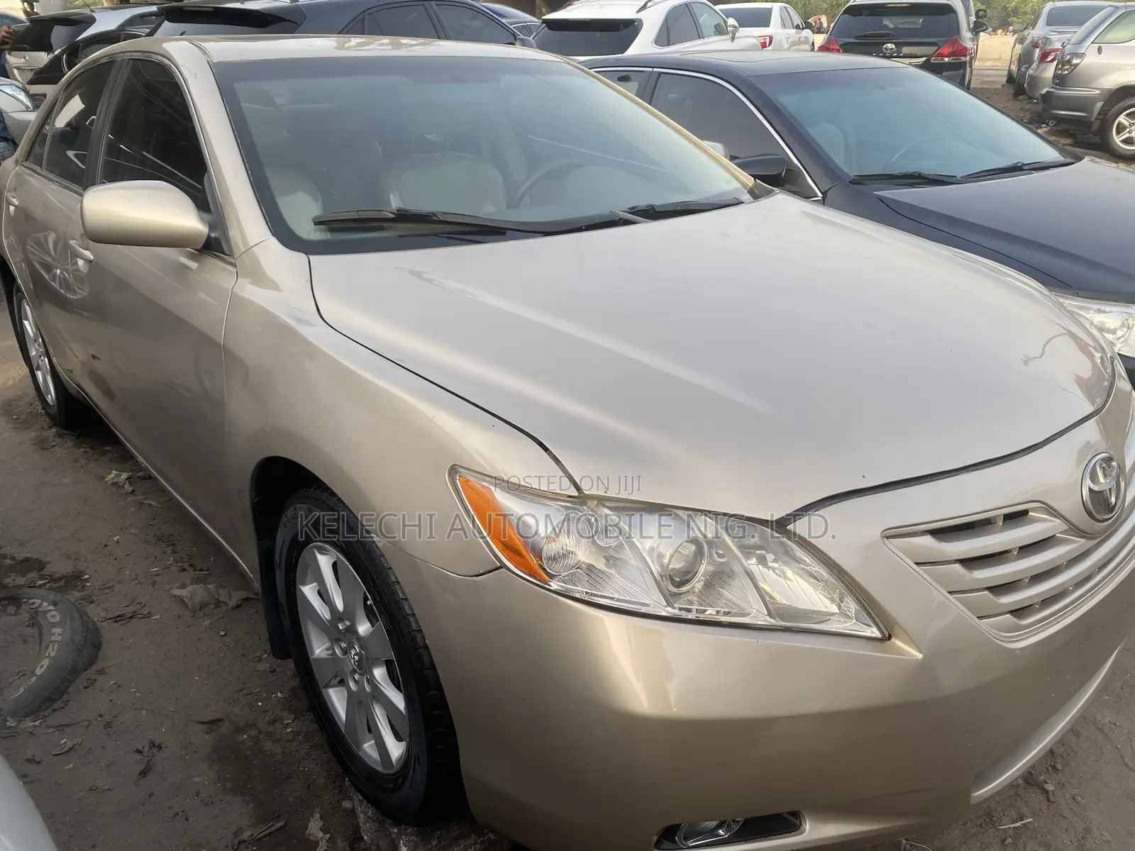 Toyota Camry XLE V6 4dr Sedan (3.5L 6cyl 6AM) 2008 Gold
