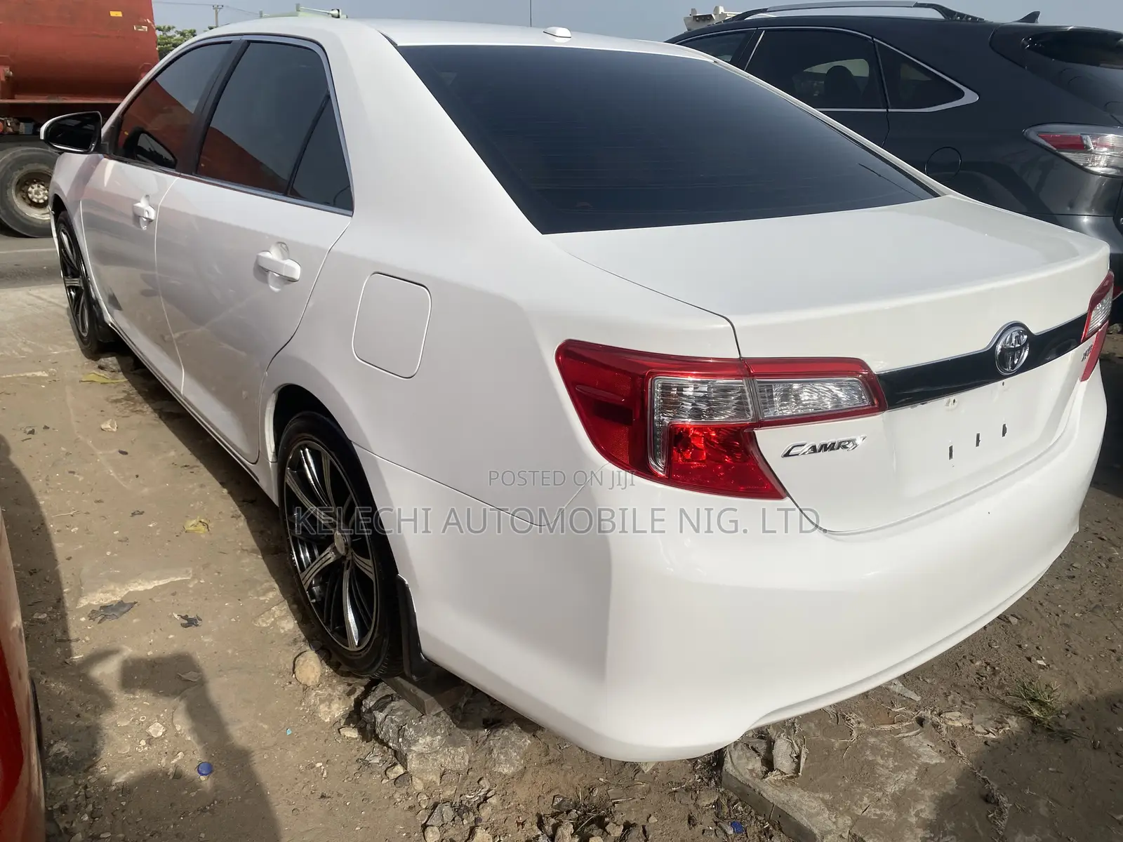 Toyota Camry XLE V6 4dr Sedan (3.5L 6cyl 6A) 2012 White