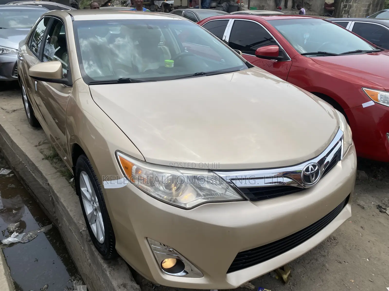 Toyota Camry 2012 Gold