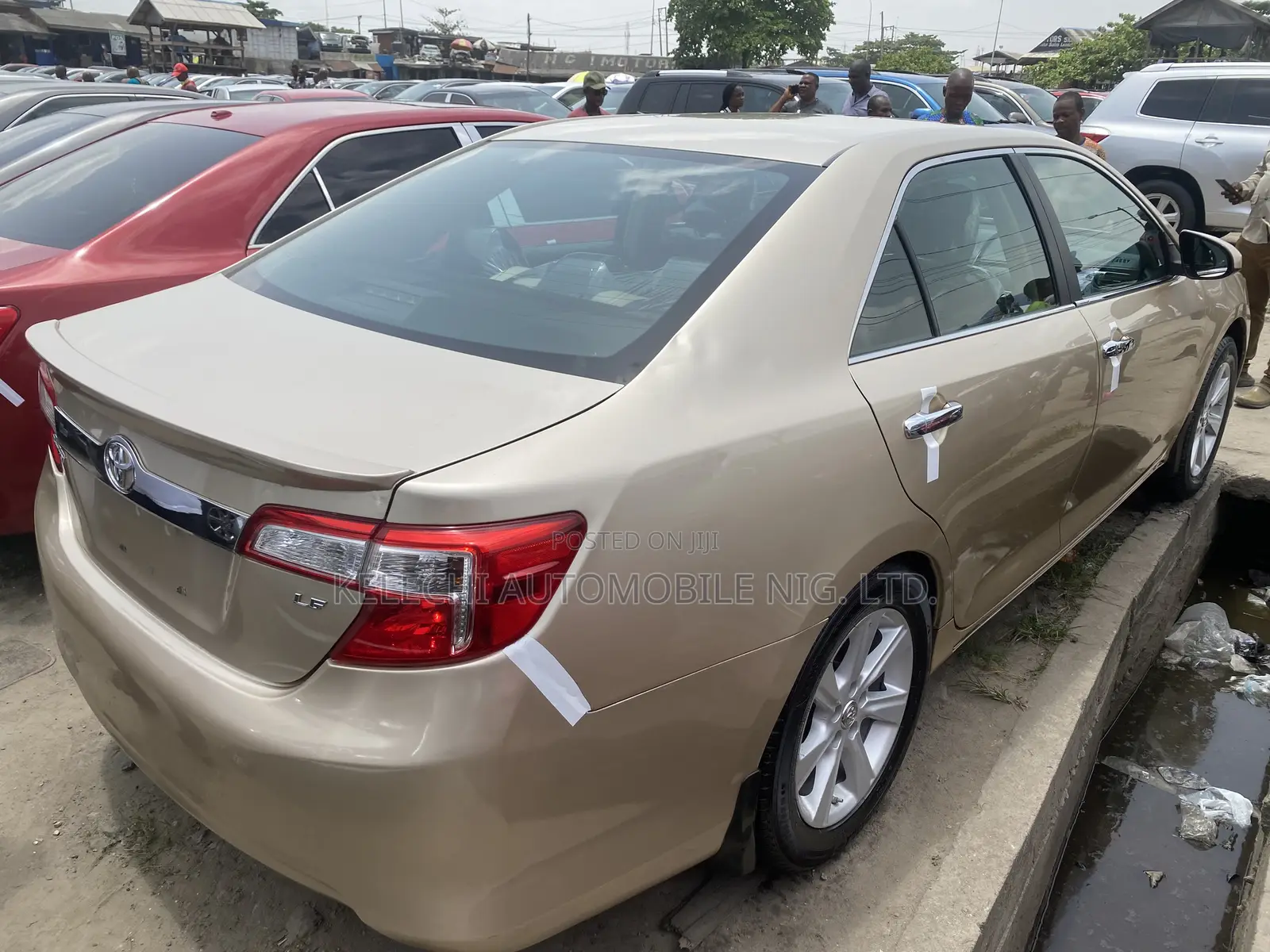 Toyota Camry 2012 Gold