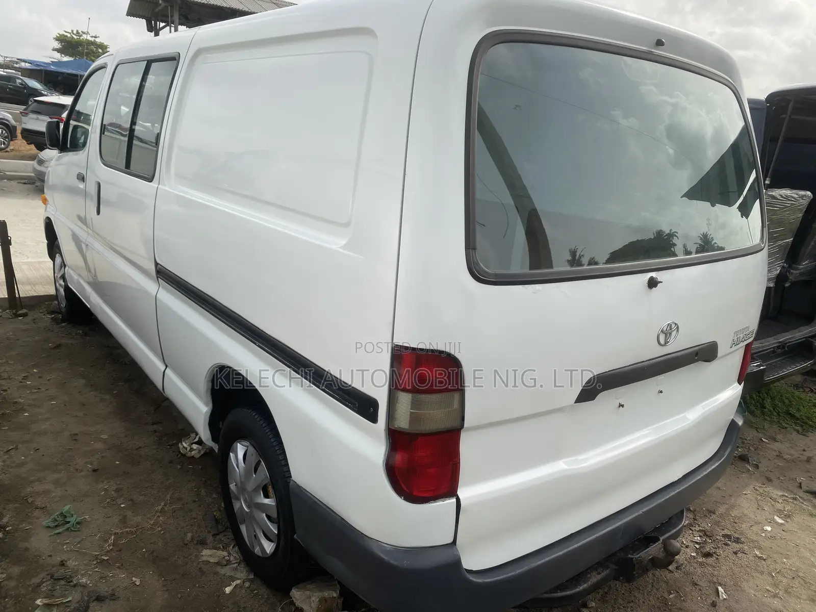 Toyota HiAce 2005 White