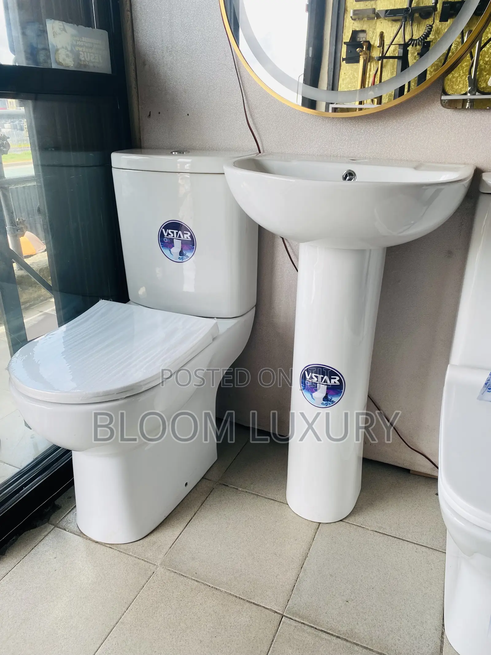 Vista Water Closet