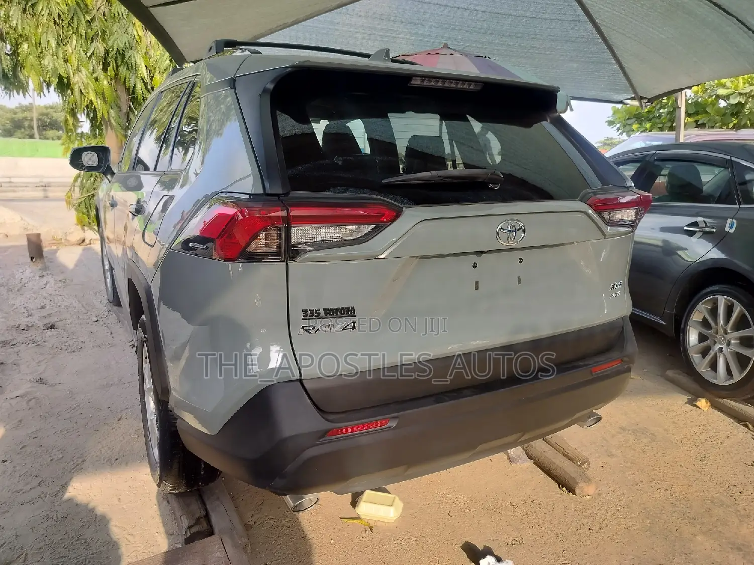 Toyota RAV4 Limited 2021 Blue
