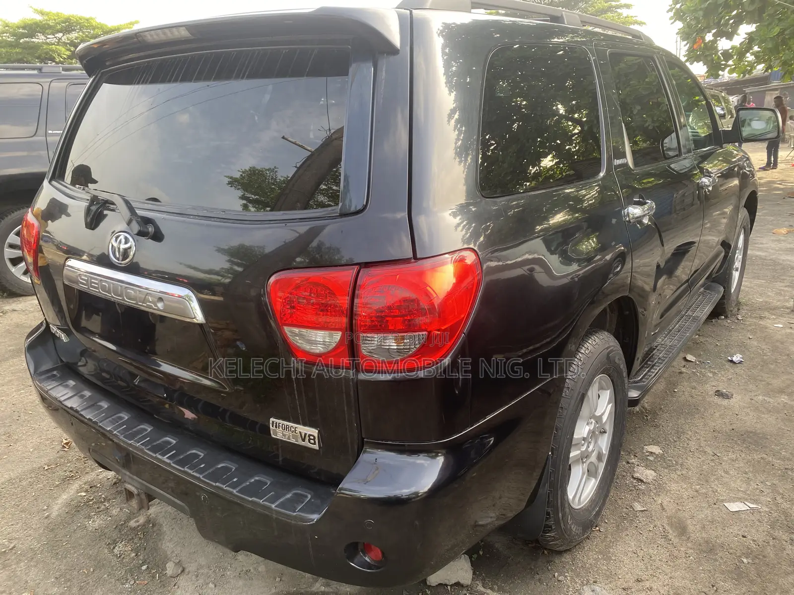 Toyota Sequoia Limited FFV 4dr SUV 4WD (5.7L 8cyl 6A) 2010 Black