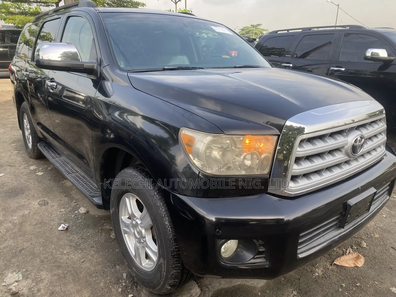 Toyota Sequoia Limited FFV 4dr SUV 4WD (5.7L 8cyl 6A) 2010 Black
