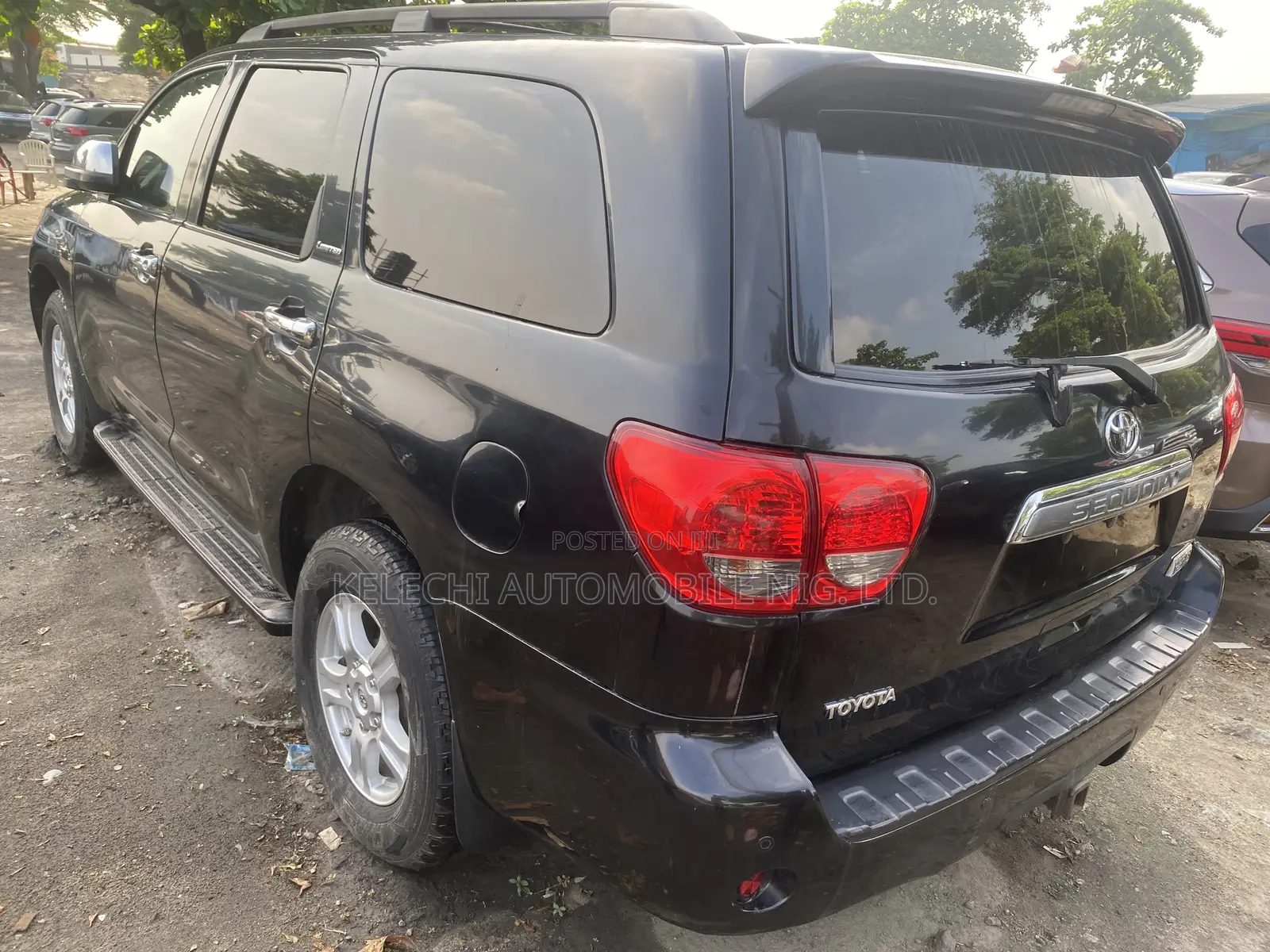 Toyota Sequoia Limited FFV 4dr SUV 4WD (5.7L 8cyl 6A) 2010 Black