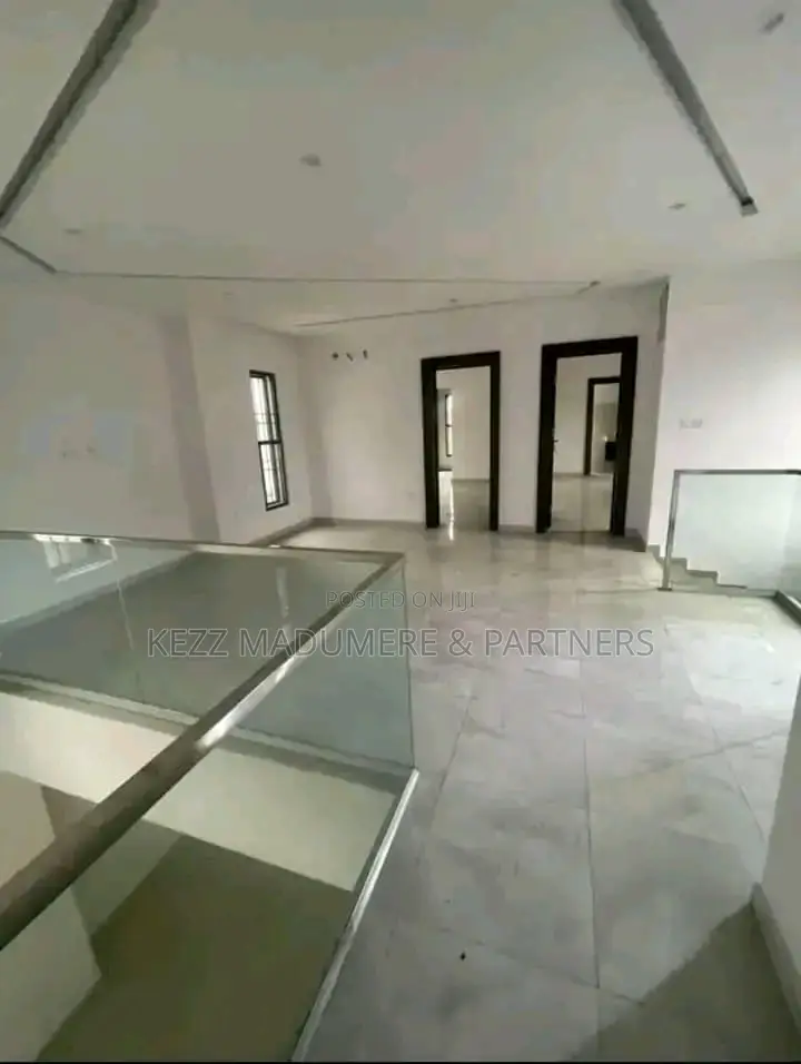 4bdrm Duplex in Near Golf Estate ,, Port-Harcourt for sale