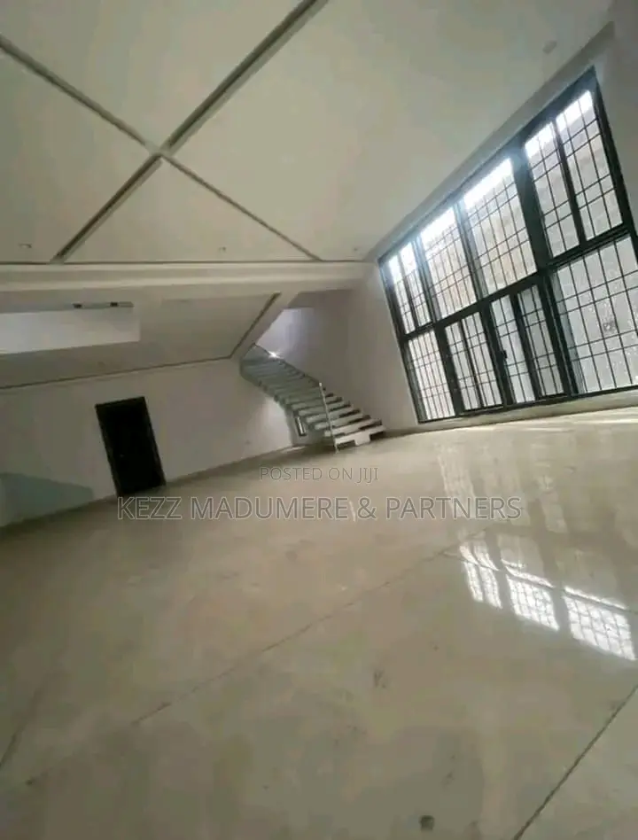 4bdrm Duplex in Near Golf Estate ,, Port-Harcourt for sale