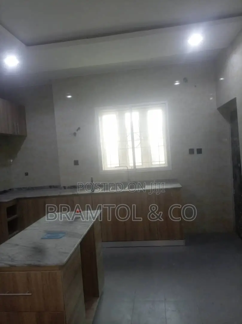 4bdrm Townhouse / Terrace in River Park, Lugbe District for rent