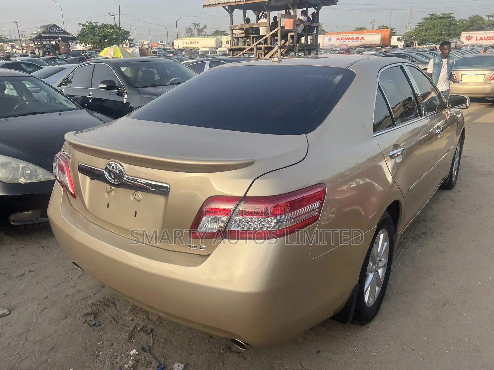 Toyota Camry 2011 Gold