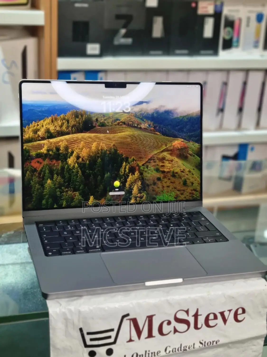 New Apple MacBook Pro 2023 M2 Max 14-Inch 16GB Apple M2 SSD 512GB