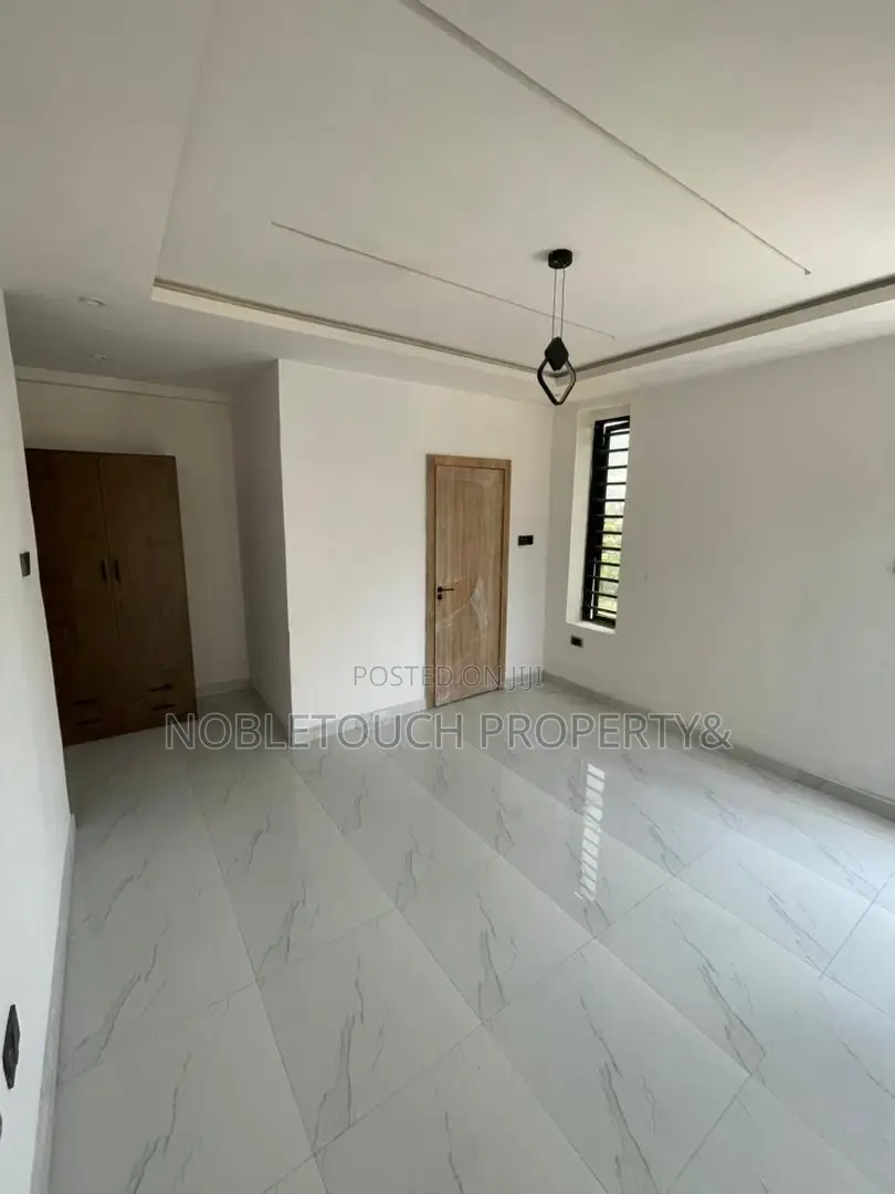2bdrm Apartment in Lekki Lagos, Ologolo for sale