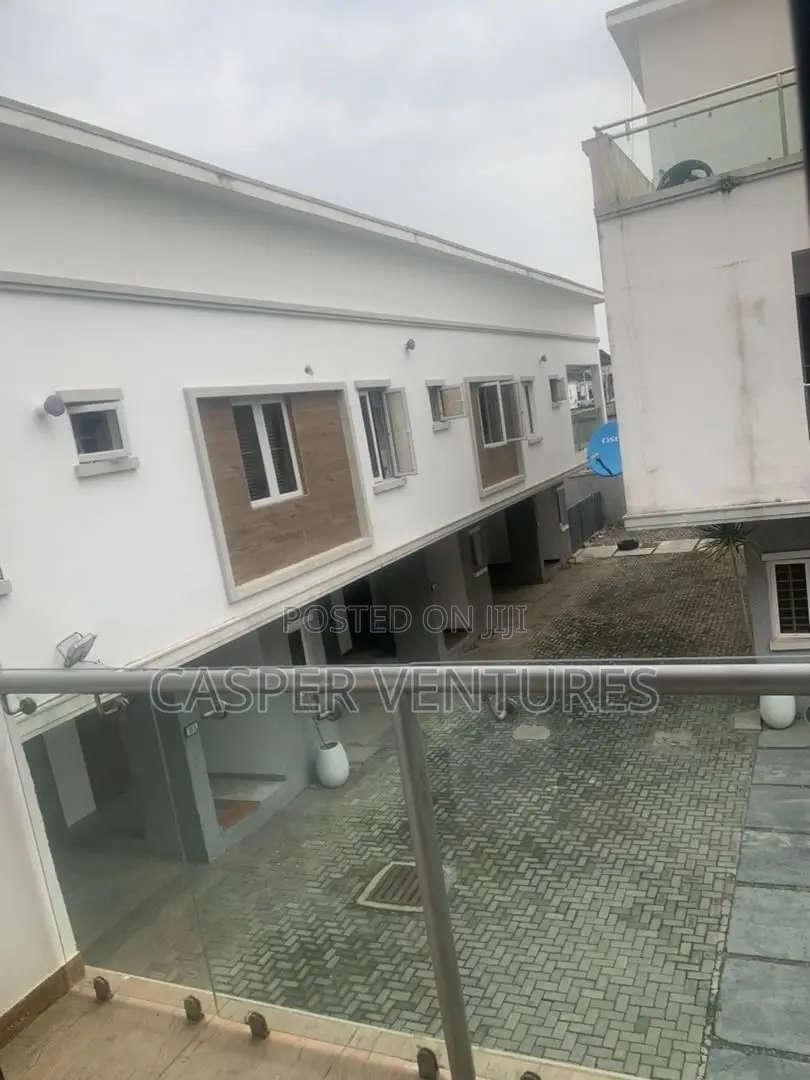 1bdrm Shared Apartment in Orchid, Lekki Phase 2 for rent