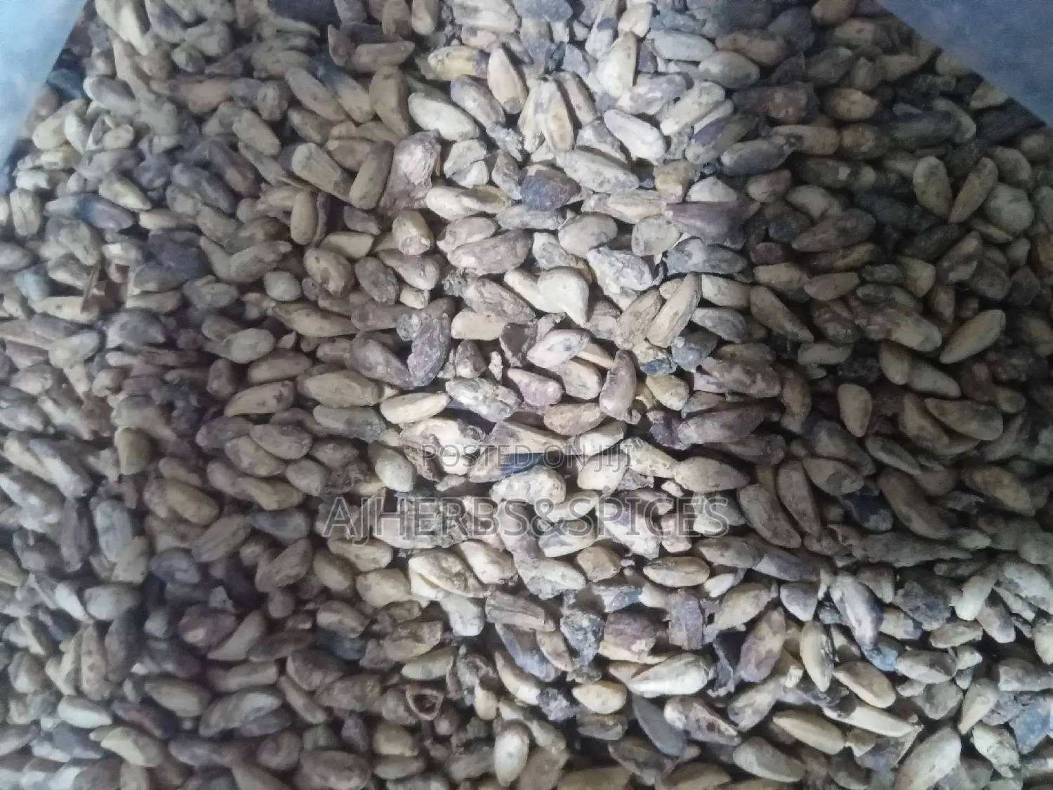 Dried Pomegranate Seeds