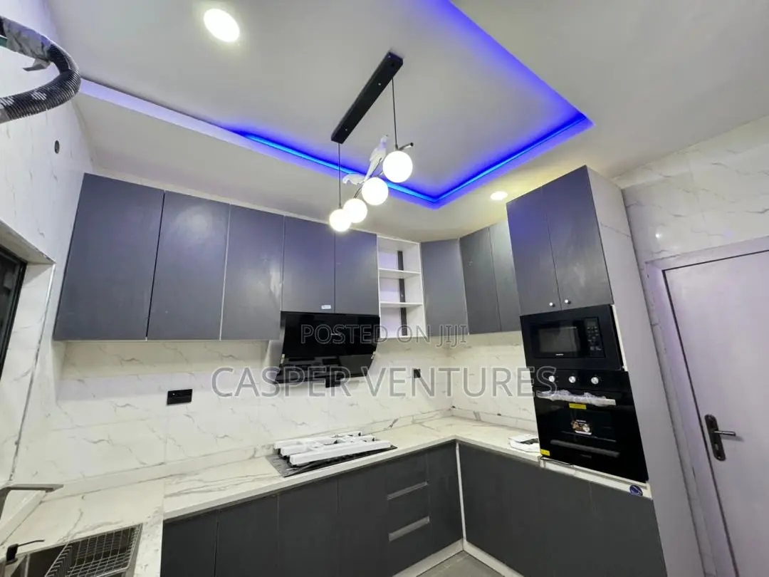 3bdrm Duplex in Van Daniel’S, Lekki Phase 2 for rent