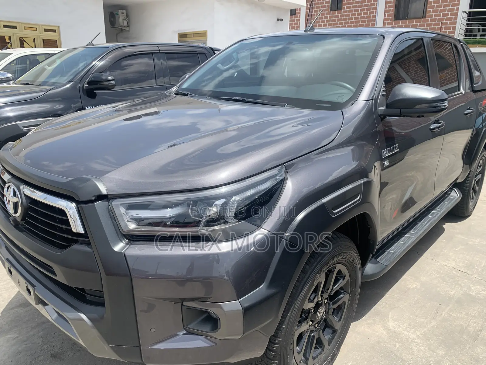 New Toyota Hilux 2023 Gray