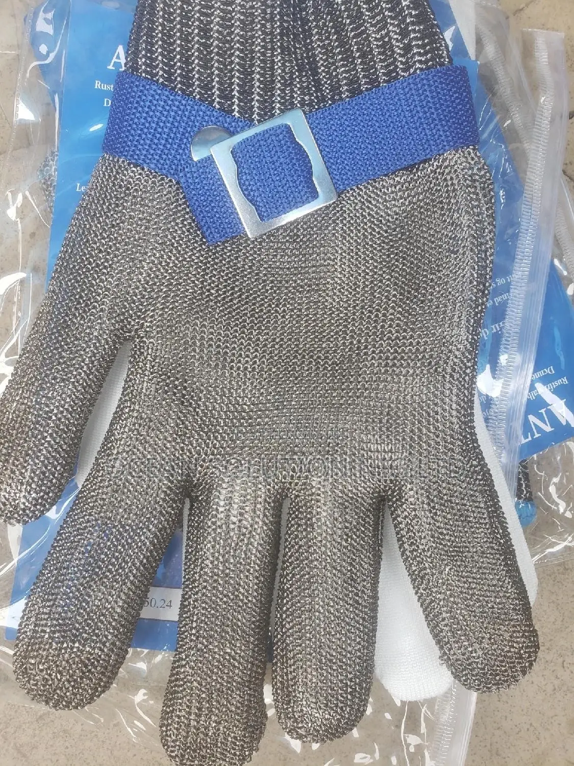 Chain Hand Glove