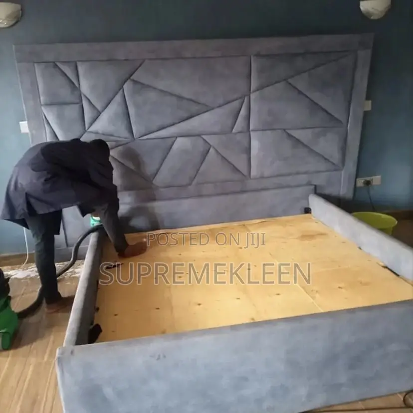 Detailed Sofa Upholstery Mattresses Cleaning Service