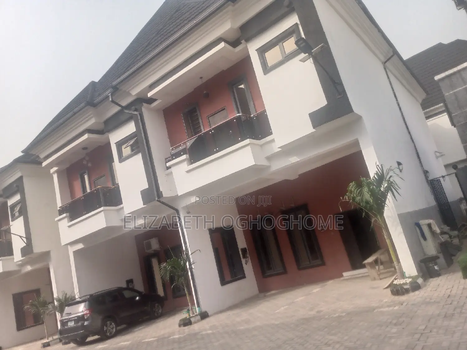 4bdrm Duplex in Ikota for sale