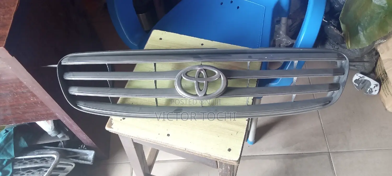 Follow Come Front Grille Toyota Corolla 2003