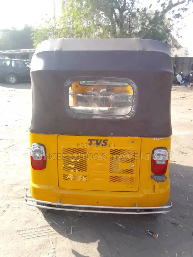 TVS King Cargo 2022 Yellow