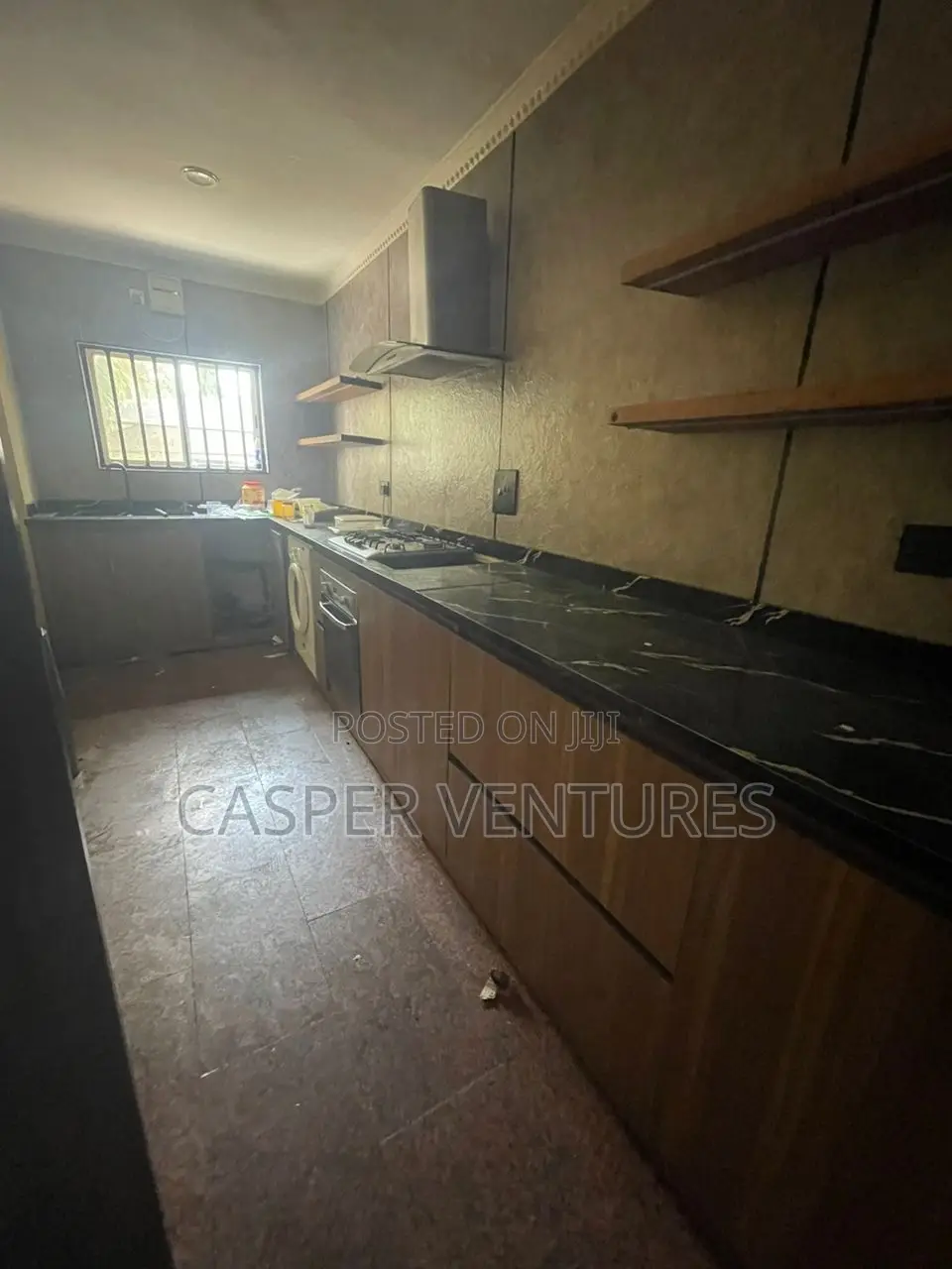 4bdrm Townhouse / Terrace in Osapa for rent