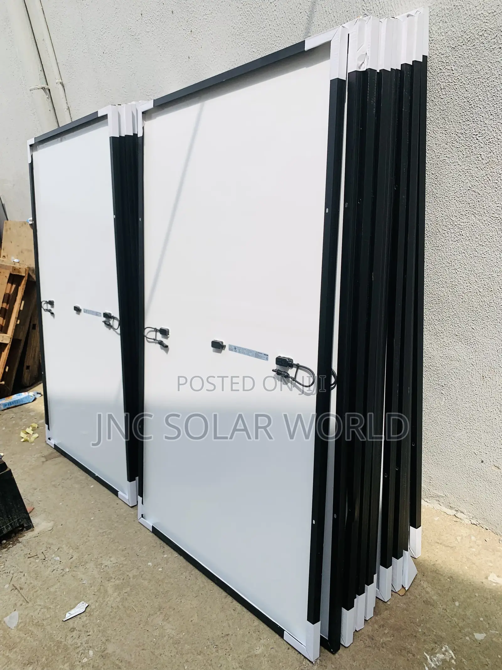 550w Utxx Solar Panels Mono 120 Cell